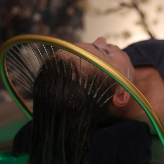 Frauentags Head Spa Premium für Zwei (2x70 Min)